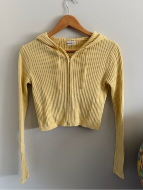 Adanola Cropped Ribbed Zip Hoodie